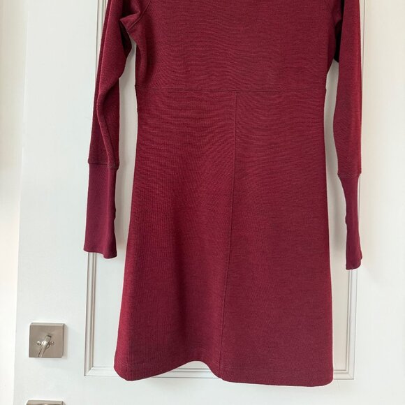SUPER COMFY & CLASSY Athleta Dress with Removable Faux Fur Trim, Size SP - Picture 4 of 5